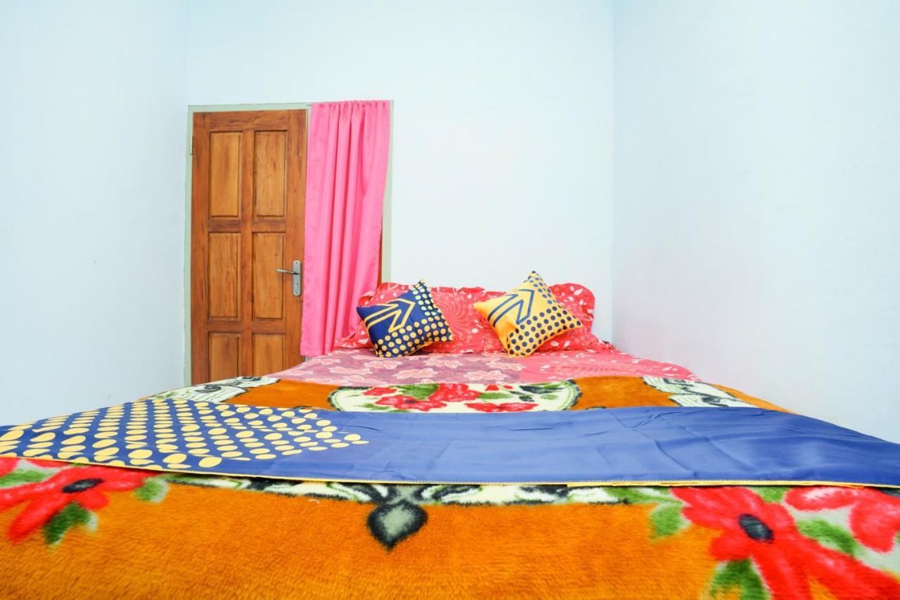 Spot On 2126 Bromo Indah Homestay Probolinggo Zewnętrze zdjęcie