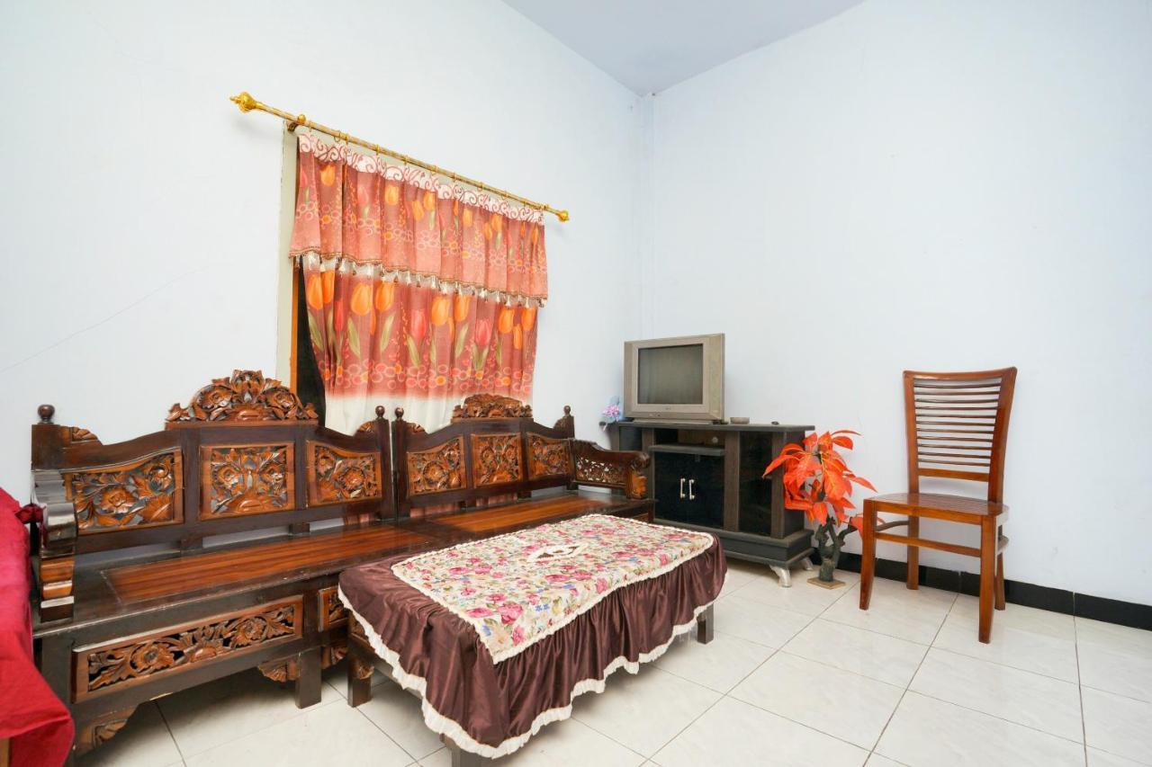 Spot On 2126 Bromo Indah Homestay Probolinggo Zewnętrze zdjęcie